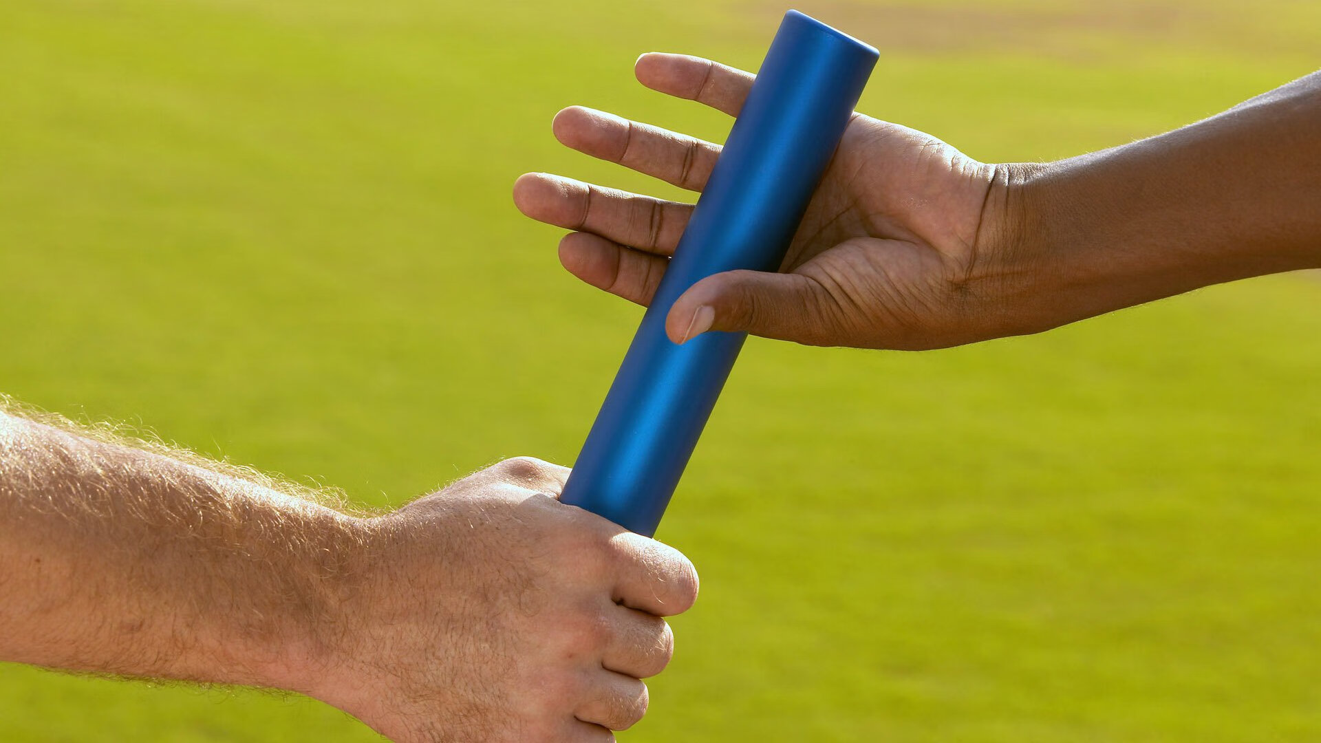 开云体育app入口-《英雄联盟》线上季后赛火热进行，赛场气氛高涨，lpl季后赛线下